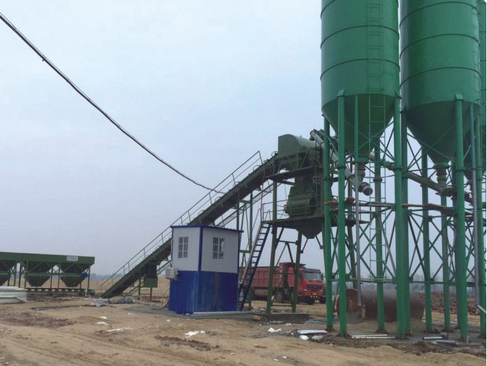 郑万高铁湖北省襄樊市施工现场HZS60站.工程站